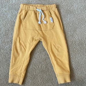 H&M casual style sweatpants 💛